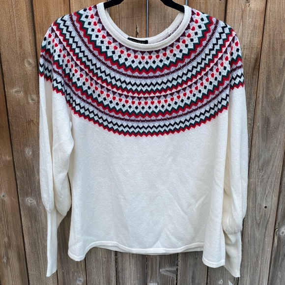 Scandinavian Design Cashmere Sweater - Picture 2 of 11